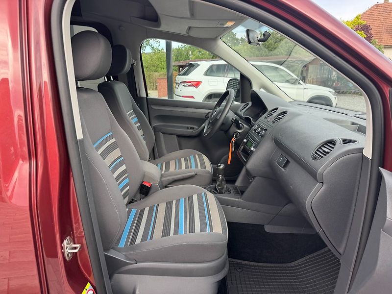 Volkswagen Caddy (2013) 4Motion 2.0TDI 81kW - fotka 22 z 25