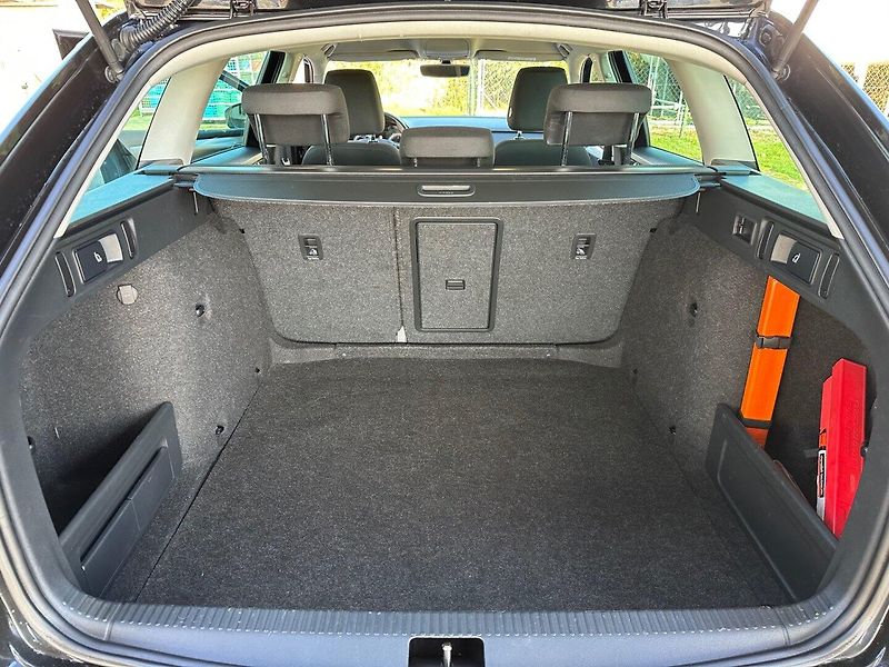 Škoda Octavia (2019) 1.6TDi NAVI,TAŽNÉ,FRONT ASSIST - fotka 17 z 17