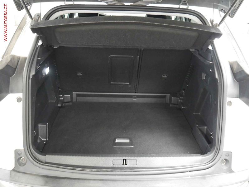 Peugeot 3008 (2017) 1.6 HDi, 2.maj,ČR, AC, temp - fotka 7 z 24