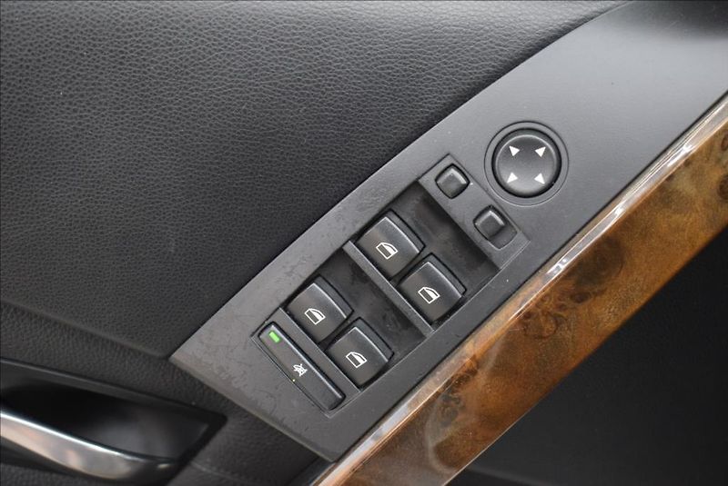BMW Řada 5 3,0 530XD, xen,navi,servis, - fotka 25 z 28