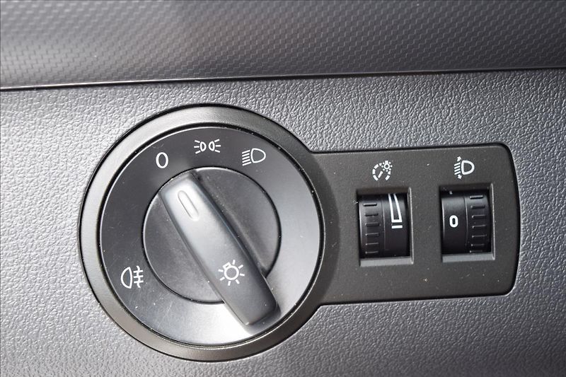 Volkswagen Caddy 1,9 TDI 77KW BEZ DPF A KOROZE - fotka 30 z 41