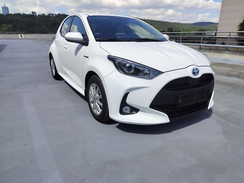 Toyota Yaris 1.5 Hybrid - fotka 1 z 27