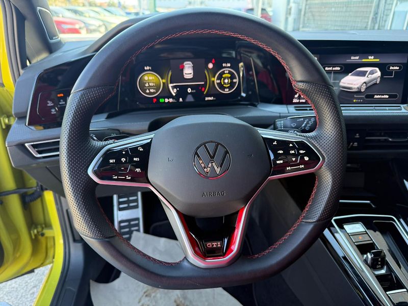 Volkswagen Golf GTI Clubsport 2.0 TSI 221 kW D - fotka 10 z 24