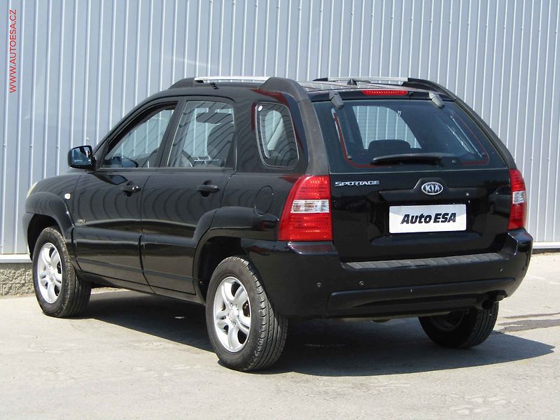 Kia Sportage (2005) 2.0i 4WD, AC, park.asist - fotka 6 z 14