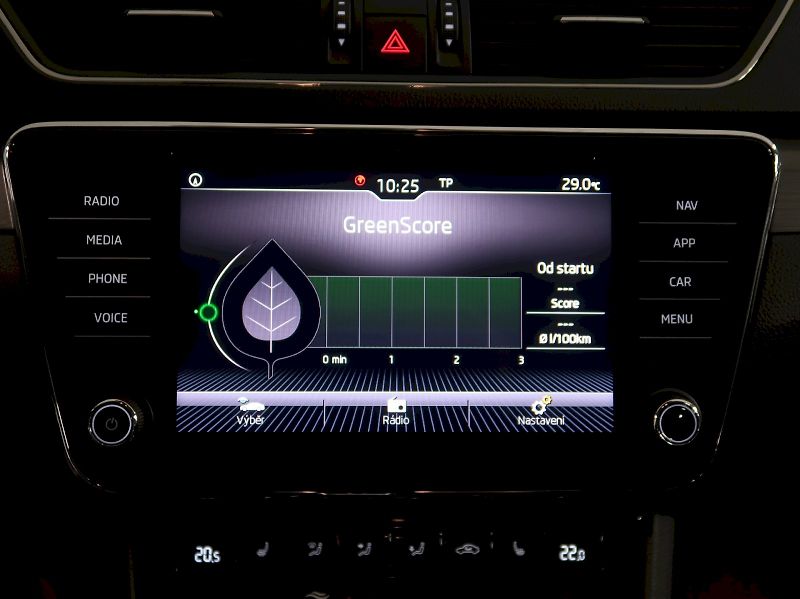Škoda Superb (2019) STYLE 2.0TDI 110KW DSG TAŽNÉ N - fotka 25 z 43