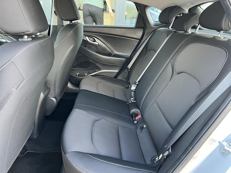 Hyundai i30 Fastback 1.0T-GDi KOUPENO V ČR - fotka 20 z 37