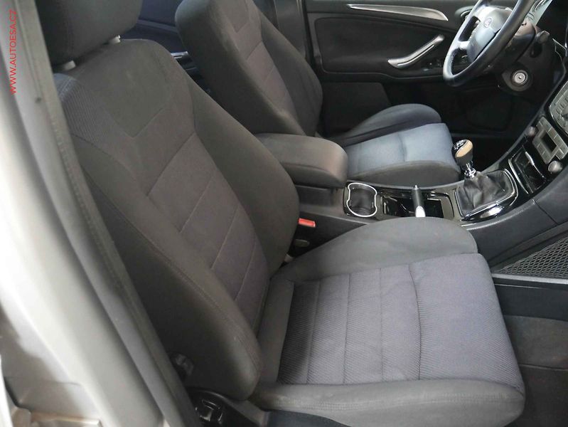 Ford S-MAX (2010) 2.0TDCi 7Míst, AC, tempo - fotka 12 z 18
