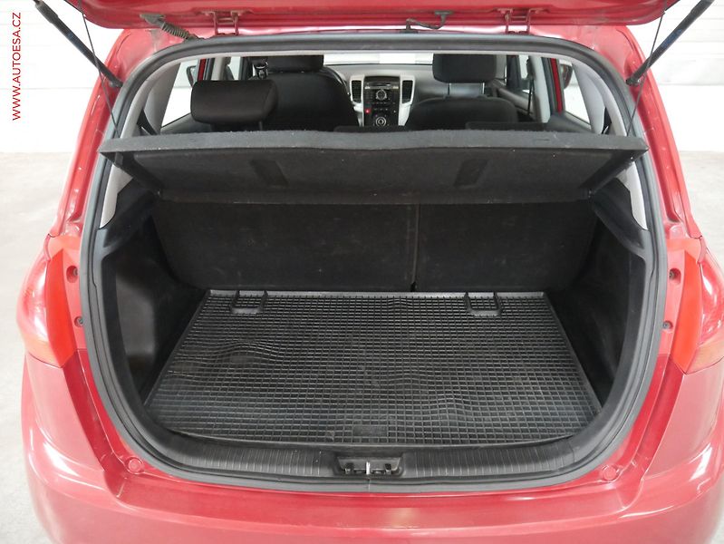 Kia Venga (2013) 1.4i, 2.maj,ČR, AC - fotka 7 z 14