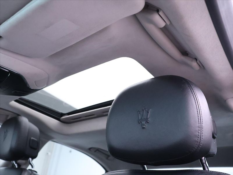 Maserati Ghibli 3,0 i 302kw 4X4 Q4 - fotka 32 z 40