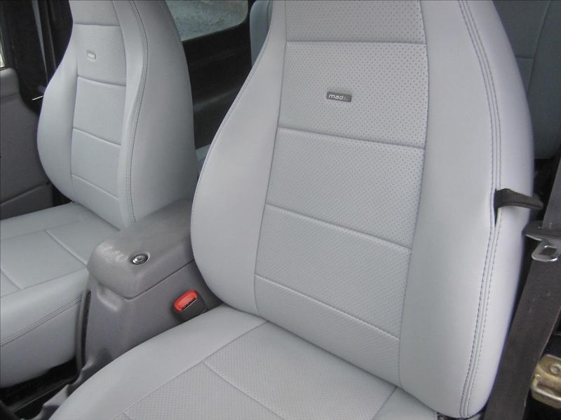 Jeep Wrangler 2.5i 4x4, Hardtop - fotka 13 z 38