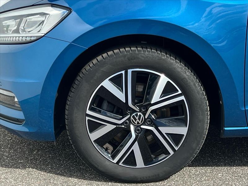 Volkswagen Touran 1,5 TSi 110kW HIGHLINE - fotka 12 z 27
