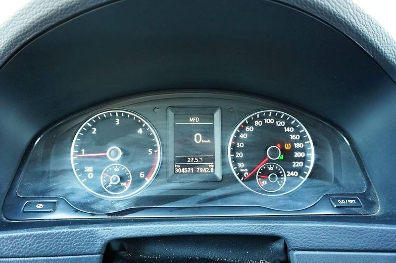 Volkswagen Multivan (2012) 2,0 BI-TDI 132 kW - fotka 27 z 42