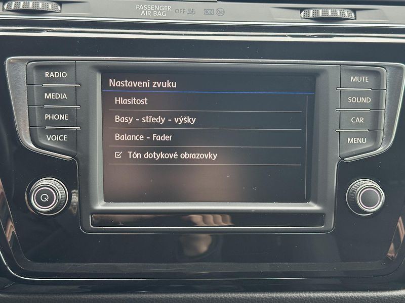Volkswagen Touran (2017) 1.4TSi Highline 7míst RZV - fotka 31 z 48