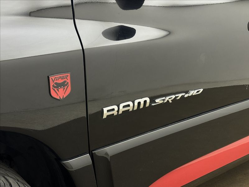 Dodge RAM 8,3 1500 SRT10 V10VIPER SERVIS - fotka 38 z 43