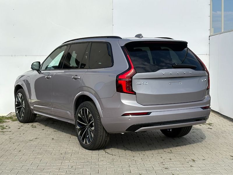 Volvo XC90 Plus Dark T8 299kW - fotka 9 z 27