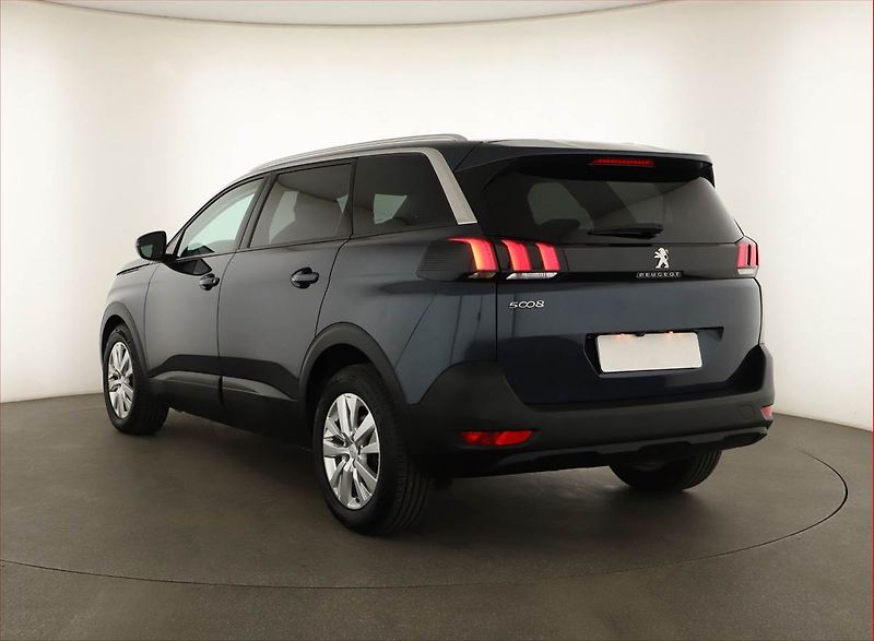 Peugeot 5008 (2019) 1.5 BlueHDi, 7 míst - fotka 4 z 21