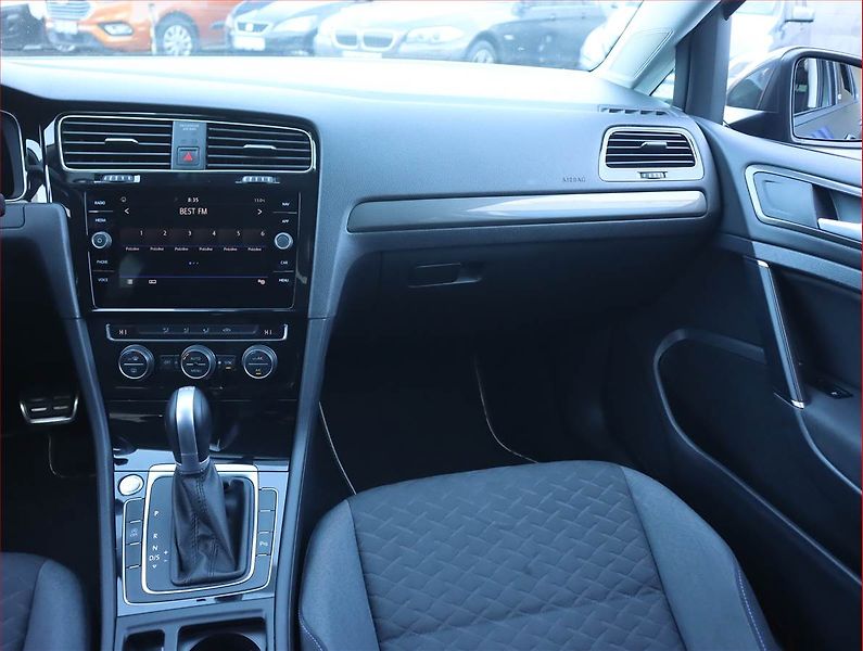Volkswagen Golf (2019) 1.6 TDI, Automat, Navi - fotka 8 z 21