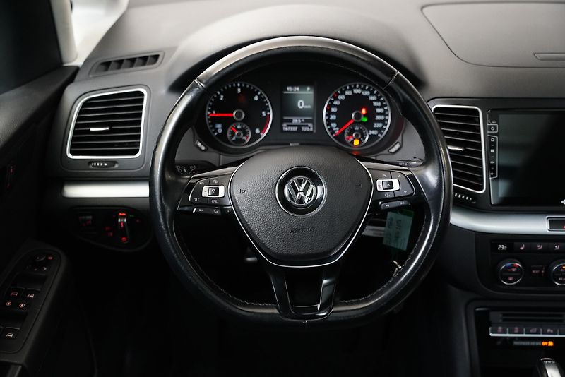 Volkswagen Sharan - fotka 17 z 21
