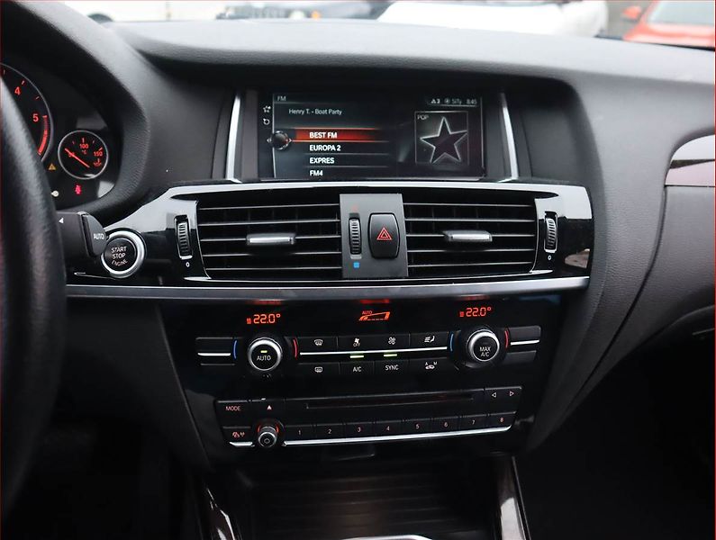 BMW X4 (2017) xDrive20d, 4X4, Automat - fotka 12 z 22