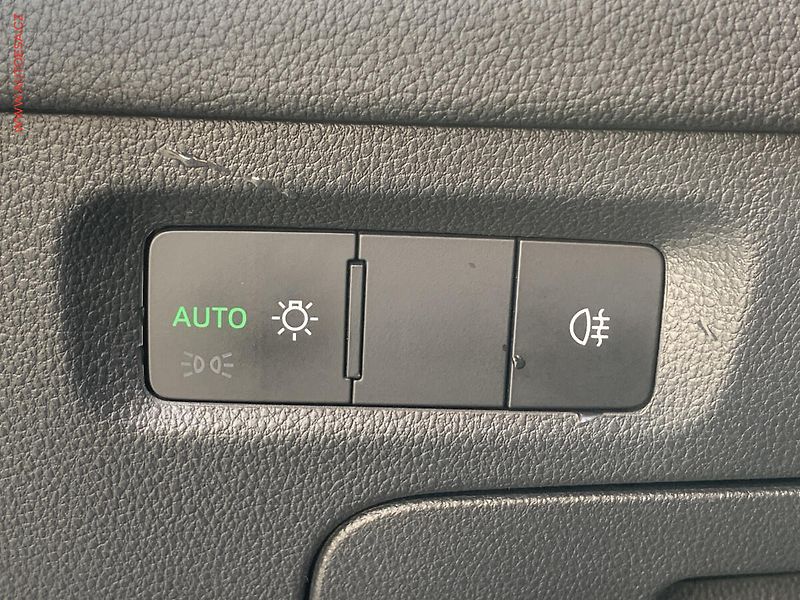 Škoda Octavia (2020) 2.0 TDi, LED, navi - fotka 19 z 21