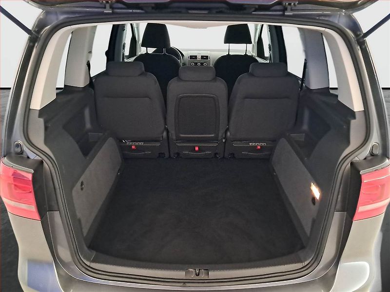 Volkswagen Touran (2012) 1.2 TSI, Serv.kniha - fotka 13 z 14