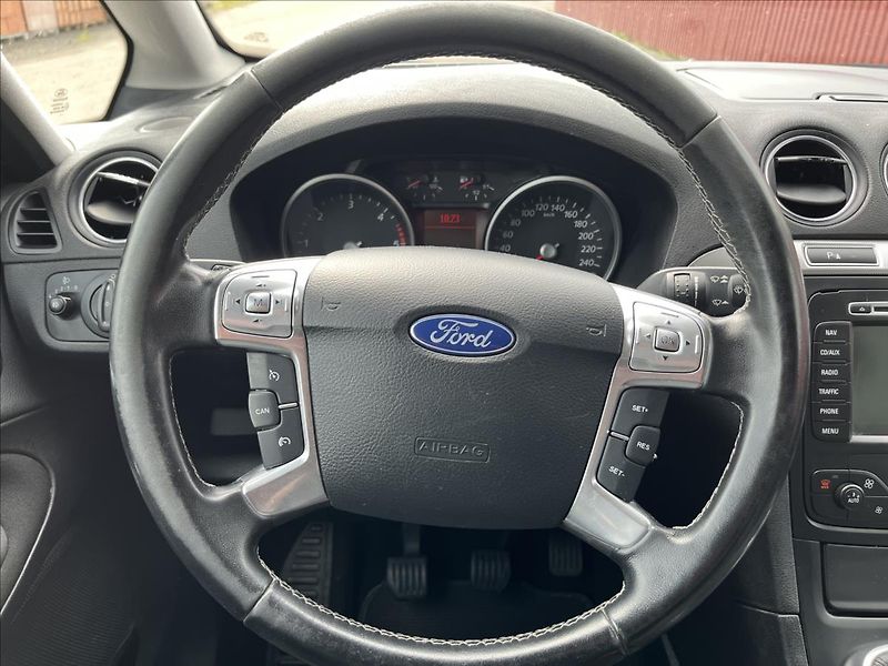 Ford Galaxy 2.0 TDCi 7.MÍST KLIMA ROZVODY - fotka 15 z 40