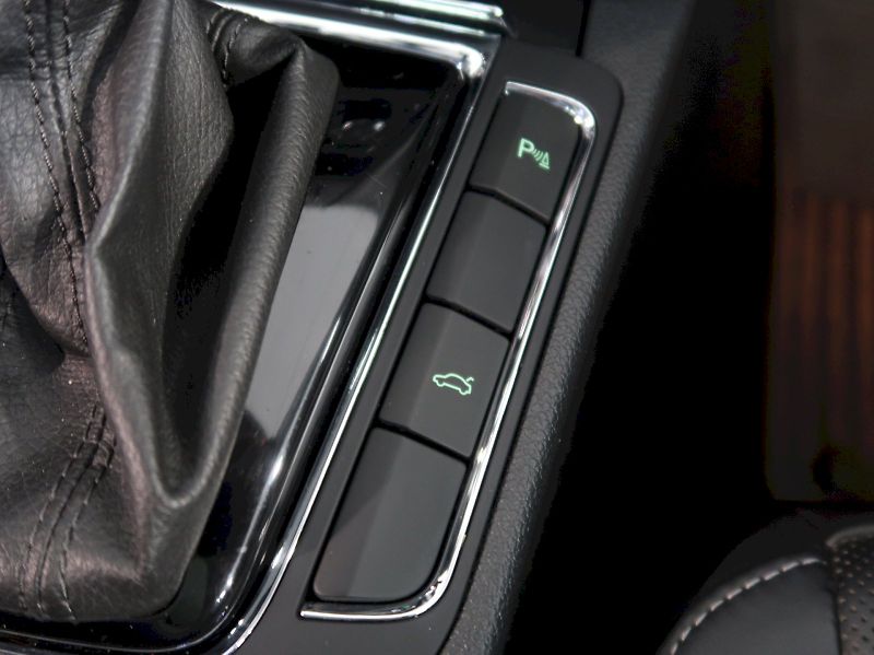 Škoda Superb (2013) ELEGANCE 2.0TDI 103KW 4x4 DSG - fotka 30 z 41