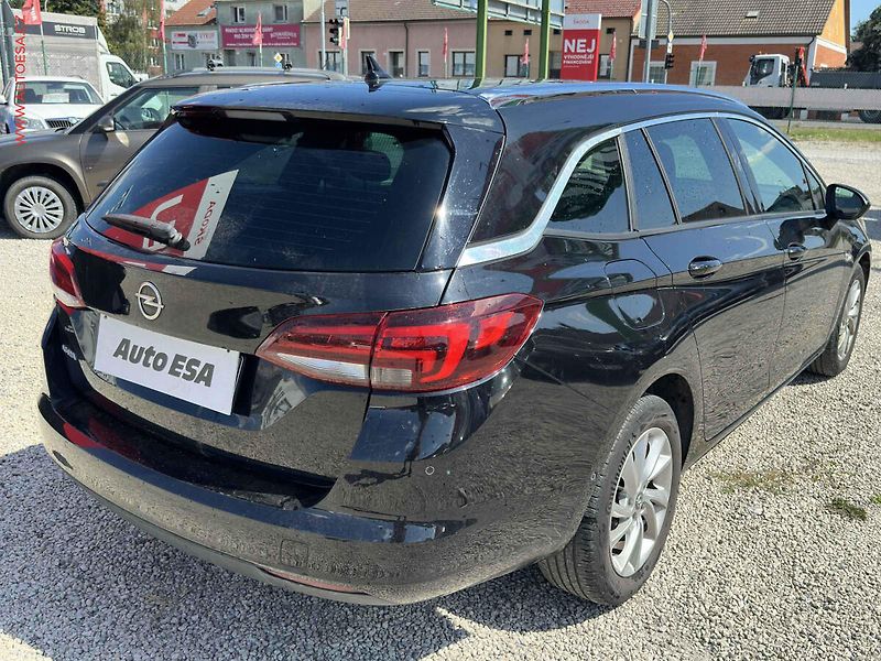 Opel Astra (2019) 1.6CDTi, Navi, bixenon - fotka 4 z 18