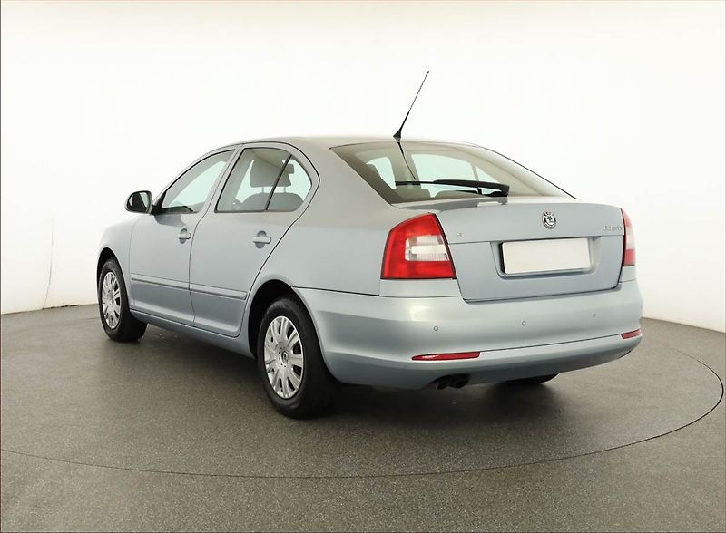 Škoda Octavia (2010) Ambiente Plus 1.4 TSI, po STK - fotka 4 z 15