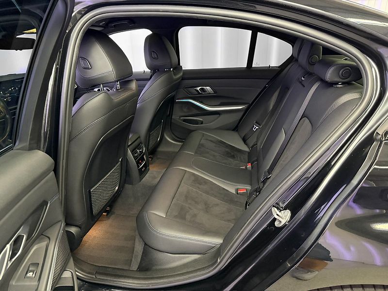 BMW Řada 3 320d xDrive M-PAKET, ACC, EL. - fotka 12 z 30