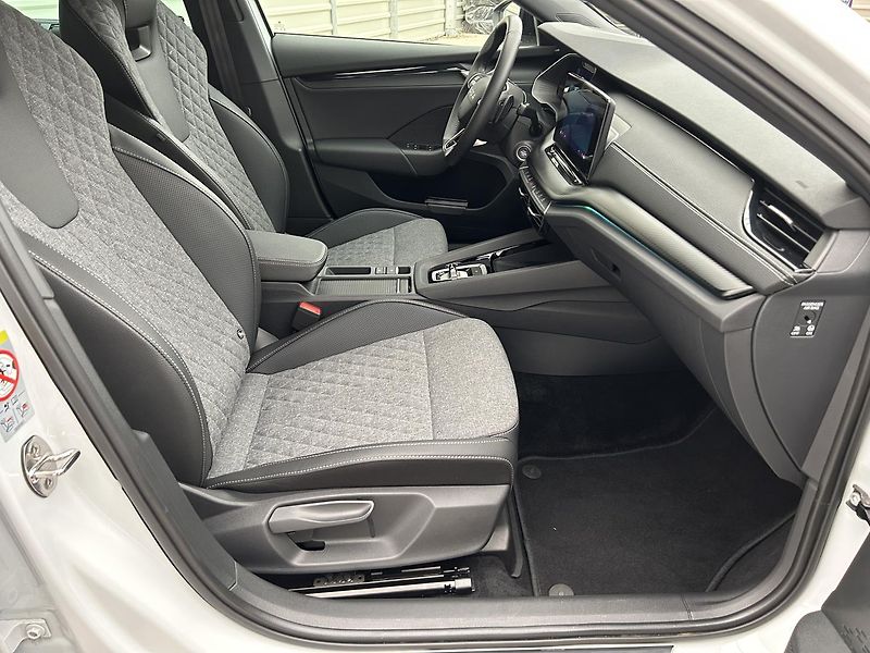 Škoda Octavia 1.5 TSI SportLine - fotka 26 z 31