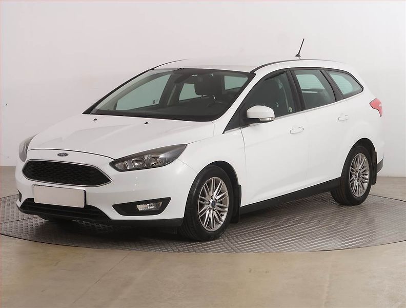 Ford Focus (2018) 1.0 EcoBoost, Tempomat - fotka 2 z 17