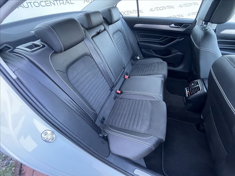 Volkswagen Passat 2,0 TDi,147kW,DSG,STK 6/27 - fotka 24 z 26