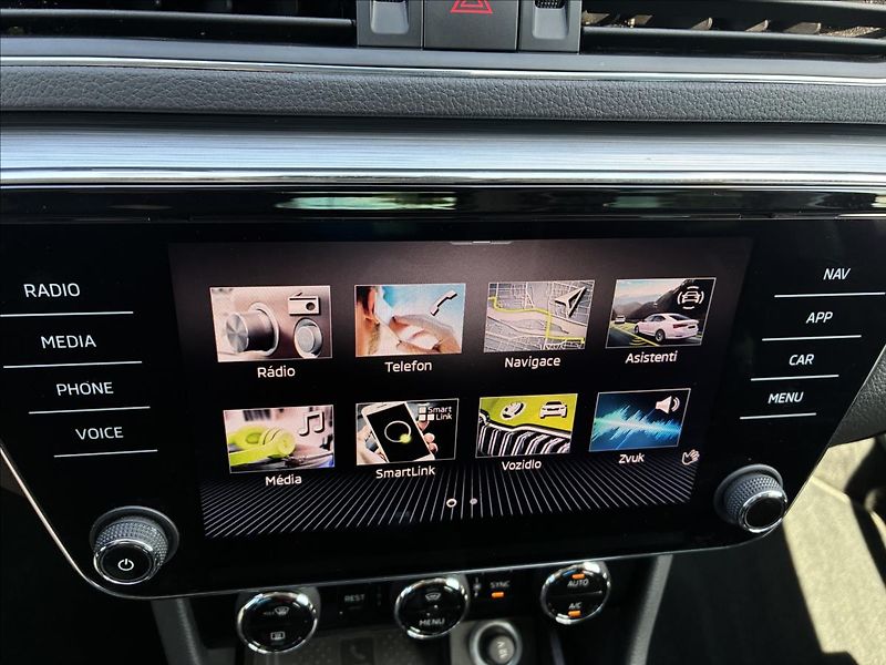Škoda Superb 2,0 TAŽNÉ,EL.KUFR,KAMERA - fotka 23 z 32