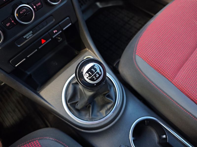 Volkswagen Beetle (2012) 1.2 TSI Design ČR 94.300km DPH - fotka 23 z 34