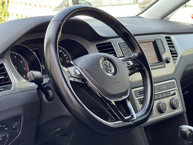 Volkswagen Golf Sportsvan 1.4TSi 92kw DSG KLIMA - fotka 16 z 48