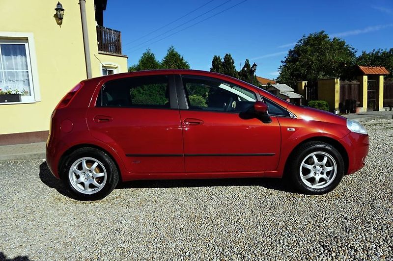 Fiat Grande Punto (2007) 1,2 48 kW - fotka 3 z 32
