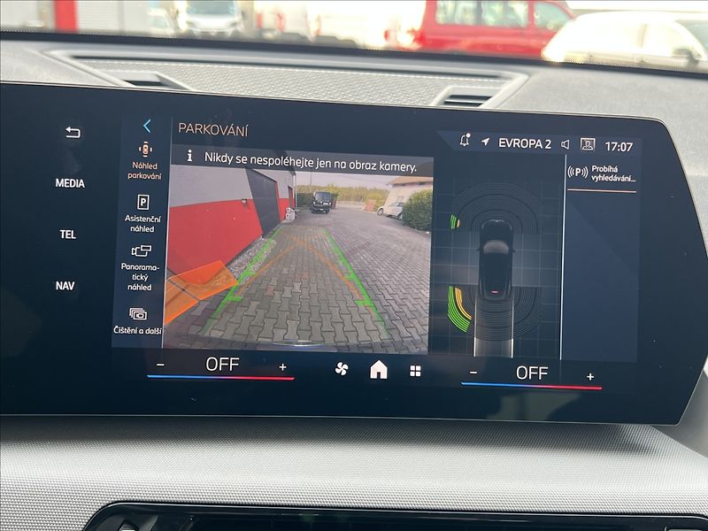 BMW iX2 0,0 eDrive20  Záruka 150kW - fotka 38 z 39