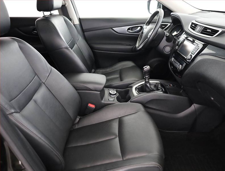 Nissan X-Trail (2017) 2.0 dCi, 4X4, 7 míst - fotka 7 z 21