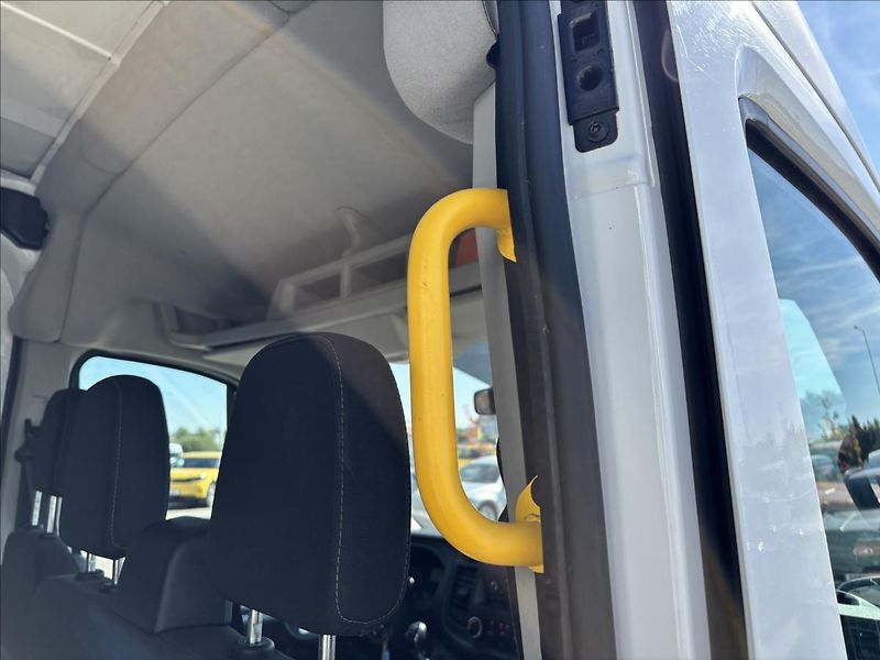 Ford Transit 2,0 mHEV 96kW L3 Kombi Van DPH - fotka 17 z 36