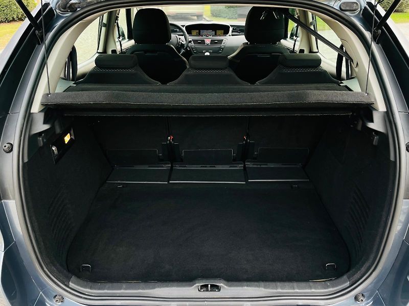 Citroën C4 Picasso 1.6i 88KW MANUÁL LED SENZORY - fotka 21 z 44