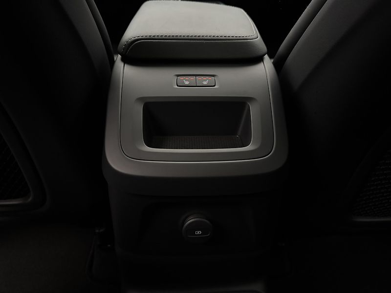 Volvo XC60 T8 AWD BRIGHT PLUS REZERVACE - fotka 28 z 48