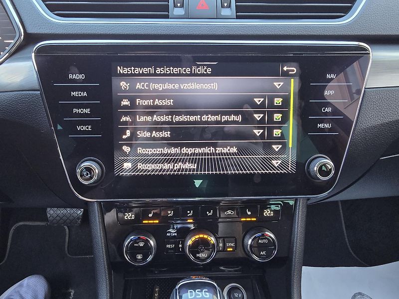 Škoda Superb 2,0 TDI DSG STYLE VIRTUAL NAVI - fotka 15 z 51