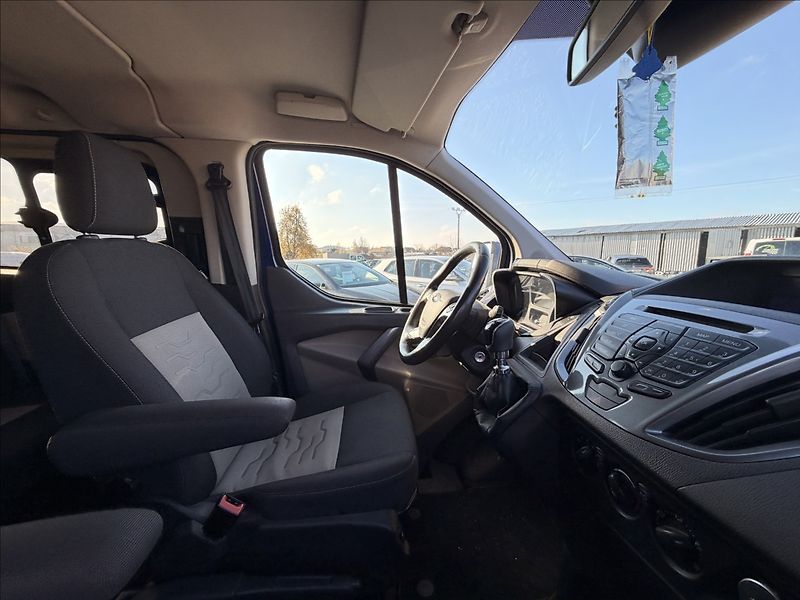 Ford Transit Custom 2,0 125kW 5MÍST WEBASTO DPH TZ - fotka 28 z 30