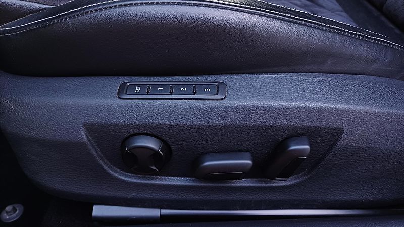 Škoda Superb 140kW TDI 4x4 SPORTLINE - fotka 20 z 47