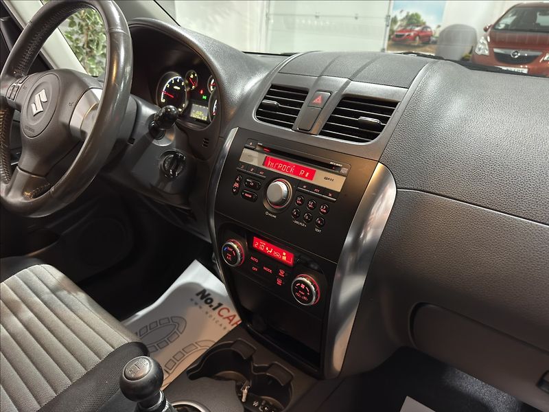 Suzuki SX4 1,6   VVT SPORT-LINE KEYLESS - fotka 18 z 35