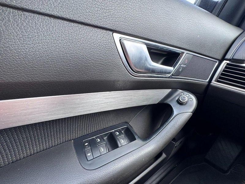 Audi A6 (2009) 2,7 TDI V6 140 KW MANUÁL SLINE - fotka 25 z 43