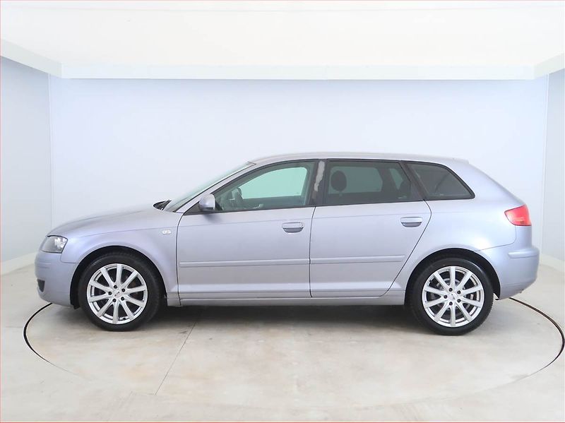 Audi A3 (2005) 1.6, po STK, oblíbený vůz - fotka 3 z 13