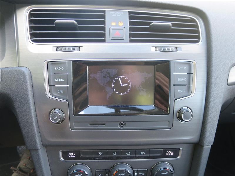 Volkswagen Golf 1,4  TSI - fotka 12 z 24