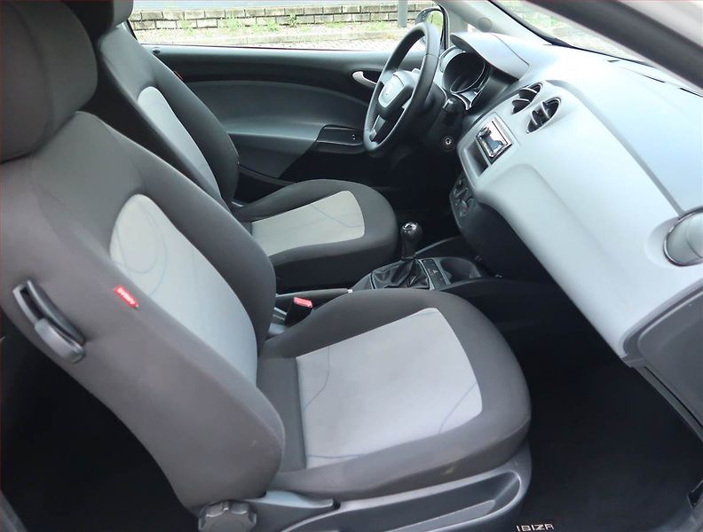 Seat Ibiza (2012) 1.2 12V, nová STK, zamluveno - fotka 9 z 15